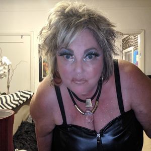 Meet your Posher, Laurel